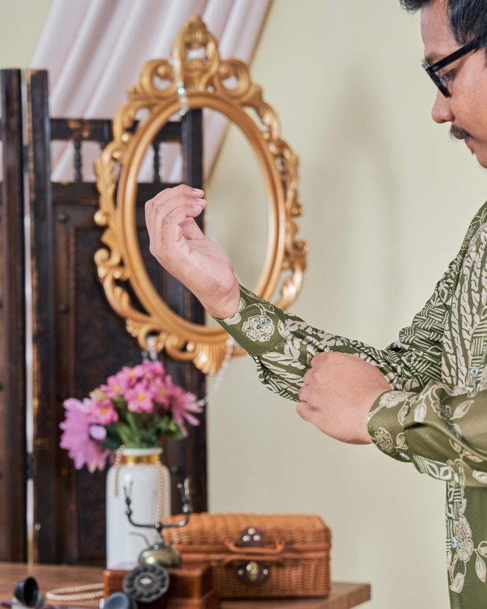 Kemeja Batik Sultan 9.0 - Setiawan Olive Green - Image 2