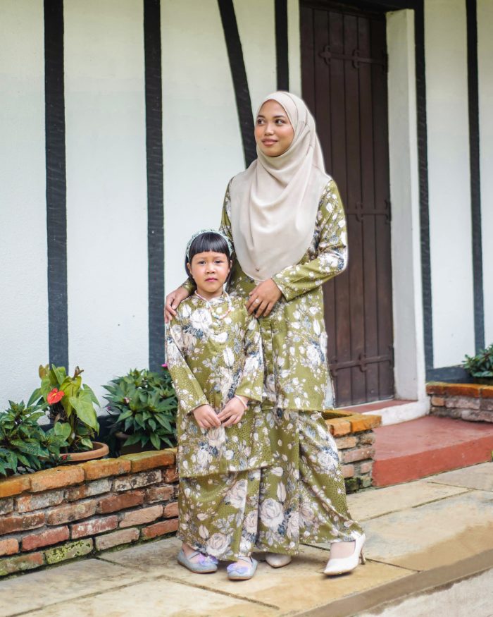 Baju Kebarung Moden Shafaa Kids - Lime Green - Image 4