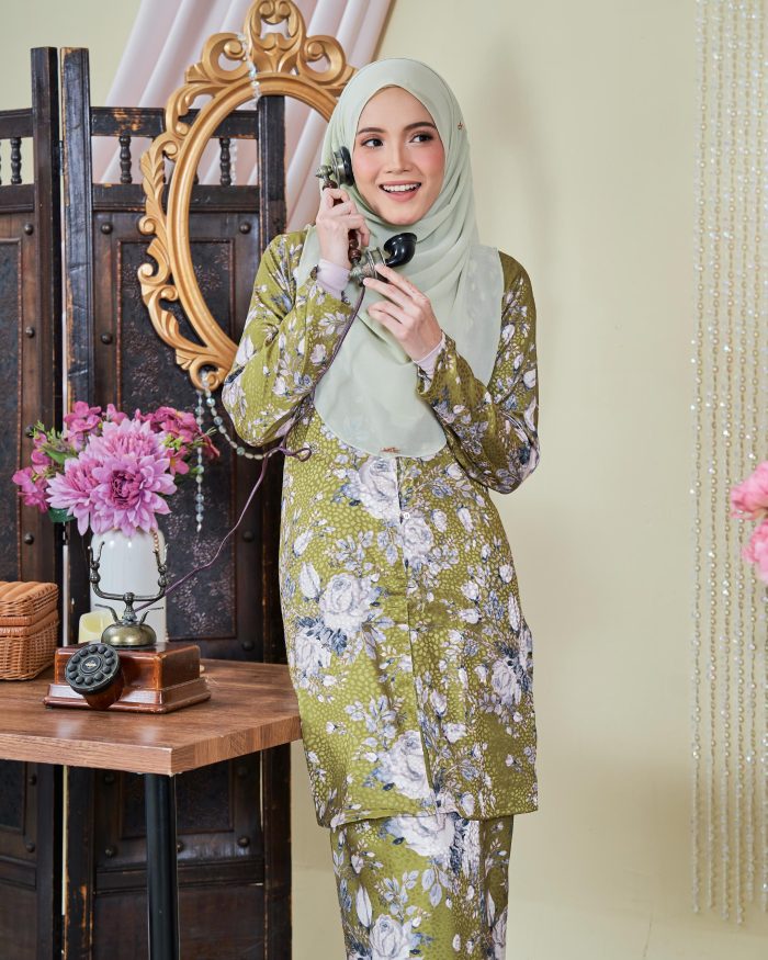 Baju Kebarung Moden Shafaa - Lime Green - Image 6