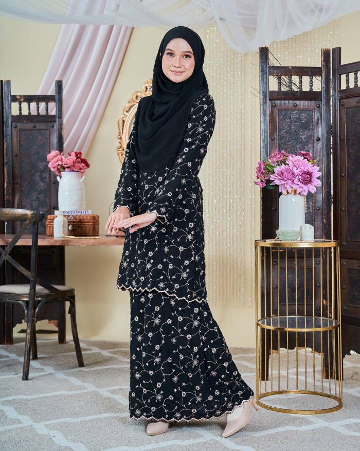 Baju Kurung Moden Sulam Sultanah - Suri Black