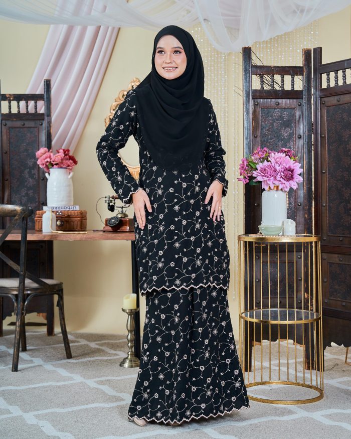 Baju Kurung Moden Sulam Sultanah - Suri Black - Image 2