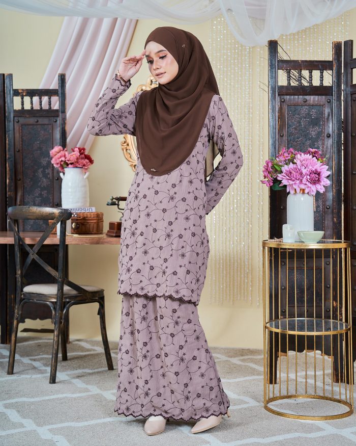 Baju Kurung Moden Sulam Sultanah - Suri Grape Purple - Image 2