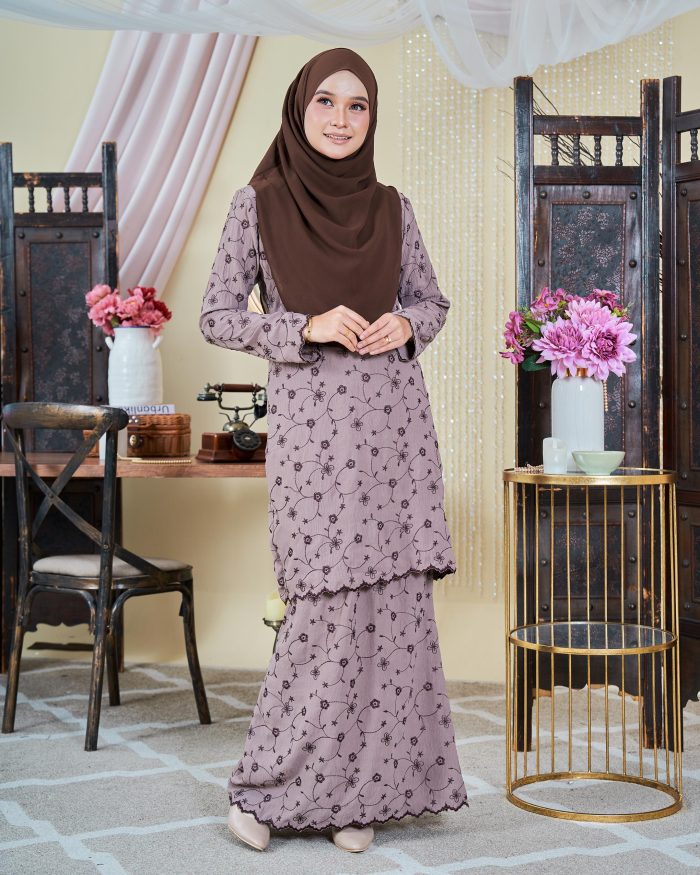 Baju Kurung Moden Sulam Sultanah - Suri Grape Purple