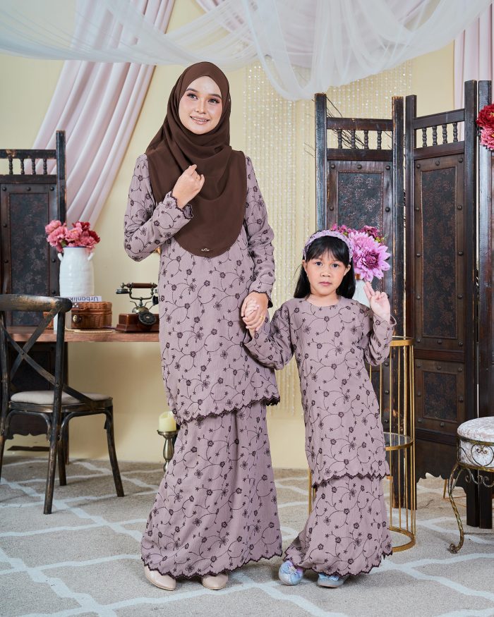 Baju Kurung Moden Sulam Sultanah - Suri Grape Purple - Image 4