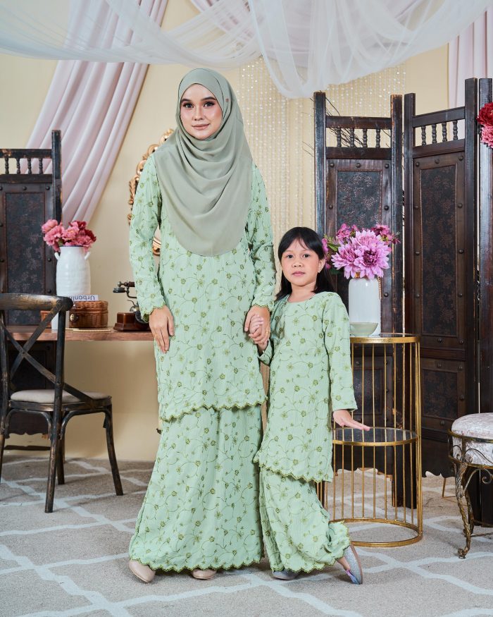 Baju Kurung Moden Sulam Sultanah Kids - Suri Mint - Image 4