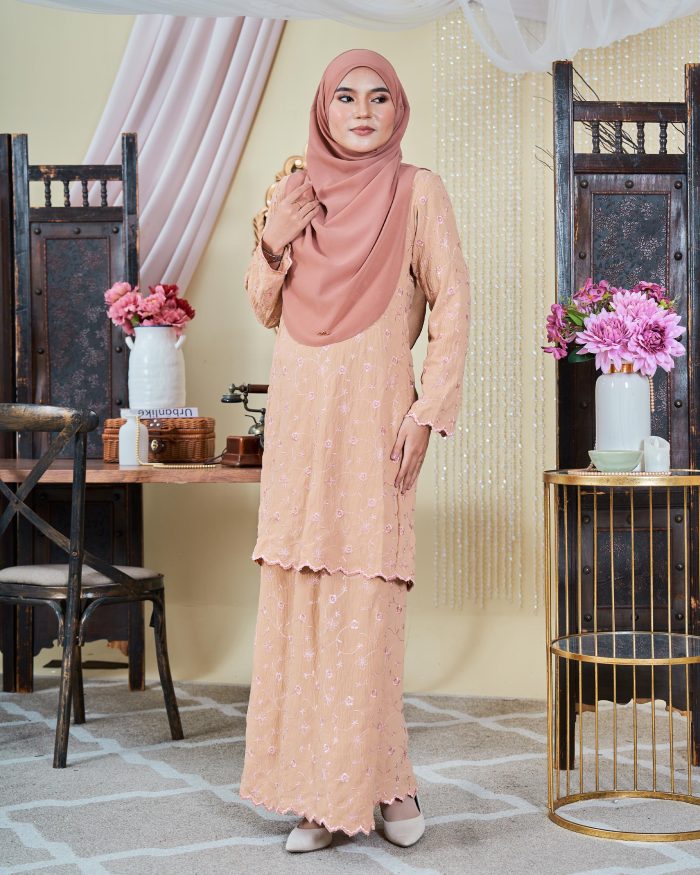 Baju Kurung Moden Sulam Sultanah - Suri Peachy Nude - Image 3