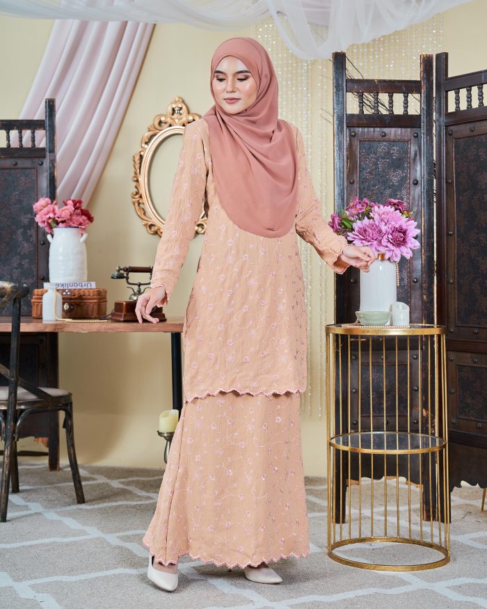 Baju Kurung Moden Sulam Sultanah - Suri Peachy Nude