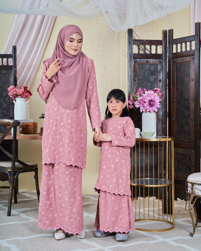 Baju Kurung Moden Sulam Sultanah - Suri Sweet Pink - Image 6