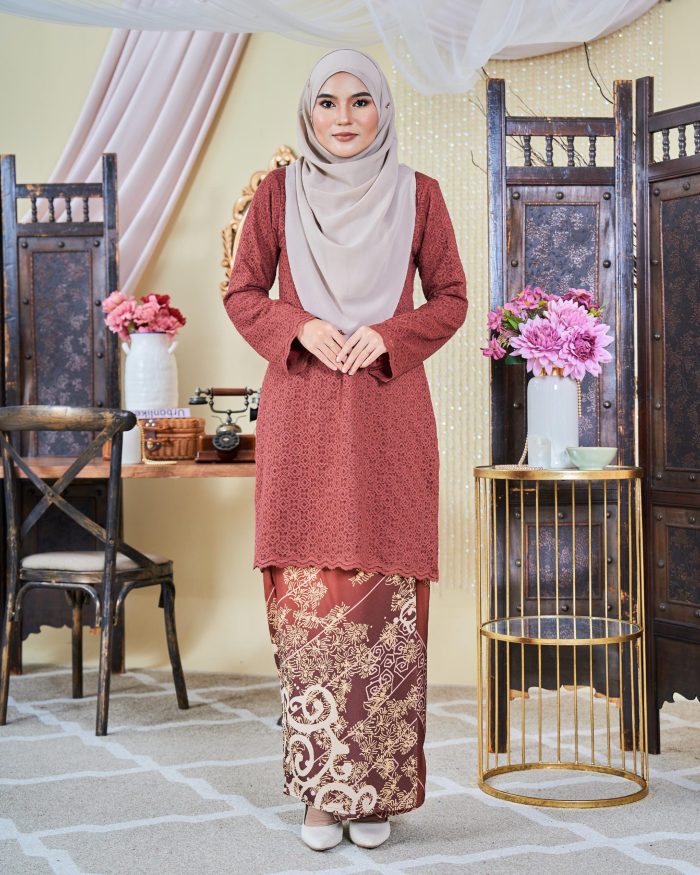 Baju Kebarung Moden Batik Lace Sultanah - Takzim Dark Coral