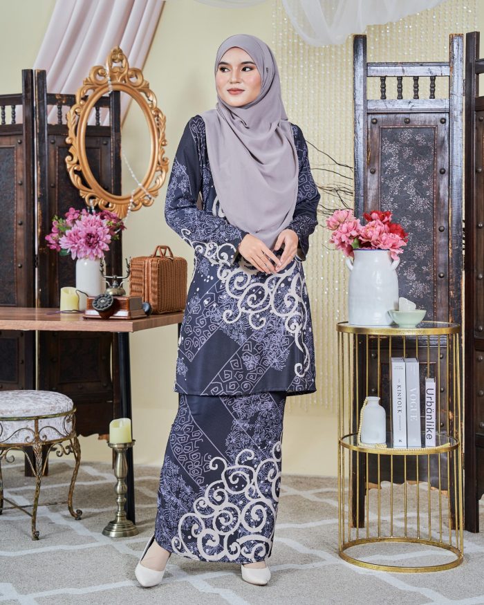 Baju Kurung Moden Batik Sultanah 9.0 - Takzim Greyish Grey - Image 3