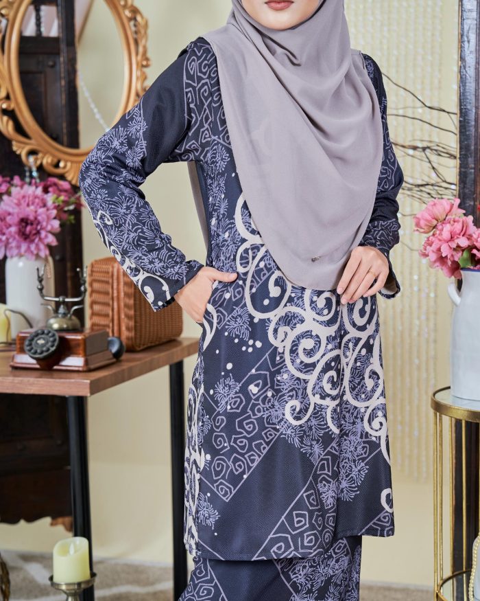 Baju Kurung Moden Batik Sultanah 9.0 - Takzim Greyish Grey - Image 2