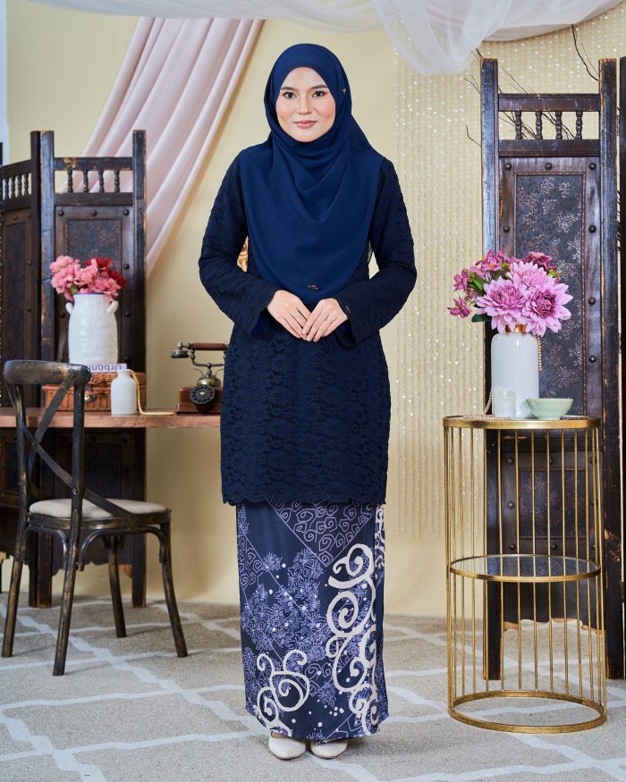 Baju Kebarung Moden Batik Lace Sultanah - Takzim Navy Blue