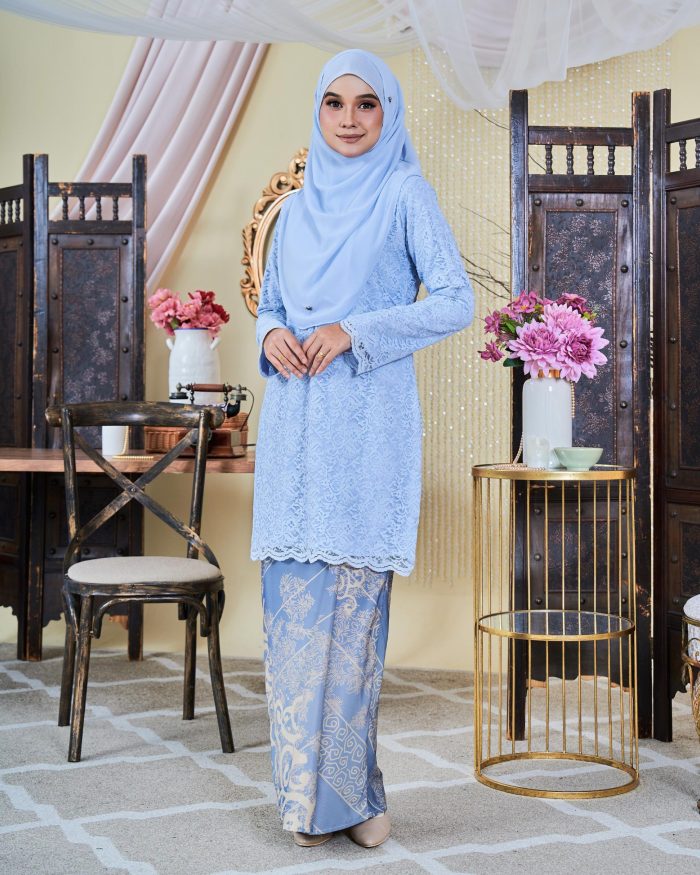 Baju Kebarung Moden Batik Lace Sultanah - Takzim Sky Blue