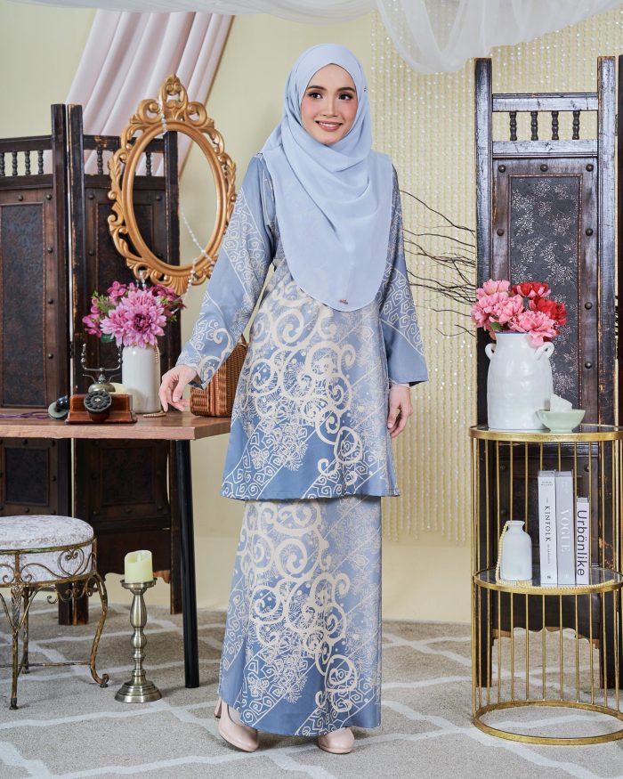 Baju Kurung Moden Batik Sultanah 9.0 - Takzim Sky Blue - Image 3