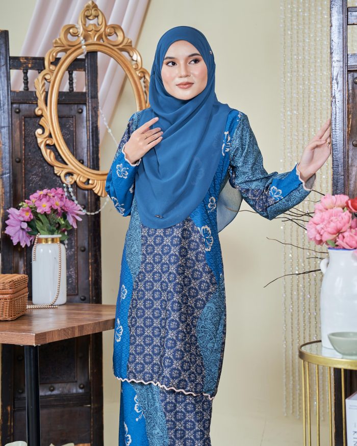 Baju Kurung Moden Batik Sultanah 9.0 - Wardah Blue Teal - Image 4