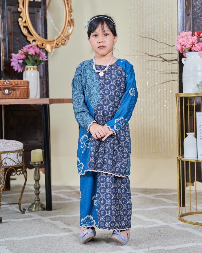 Baju Kurung Moden Batik Sultanah Kids 9.0 - Wardah Blue Teal - Image 2