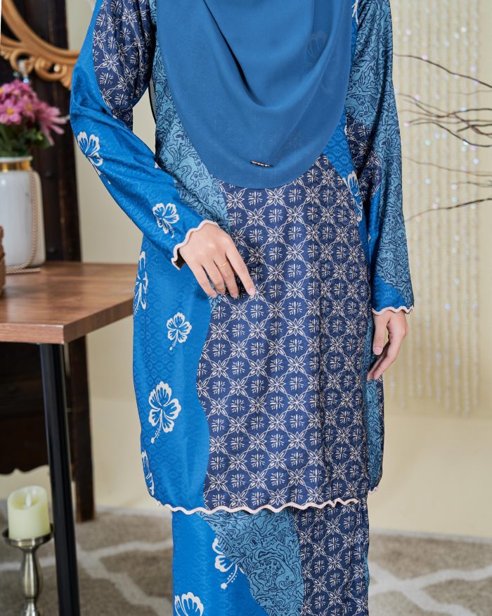 Baju Kurung Moden Batik Sultanah 9.0 - Wardah Blue Teal - Image 5