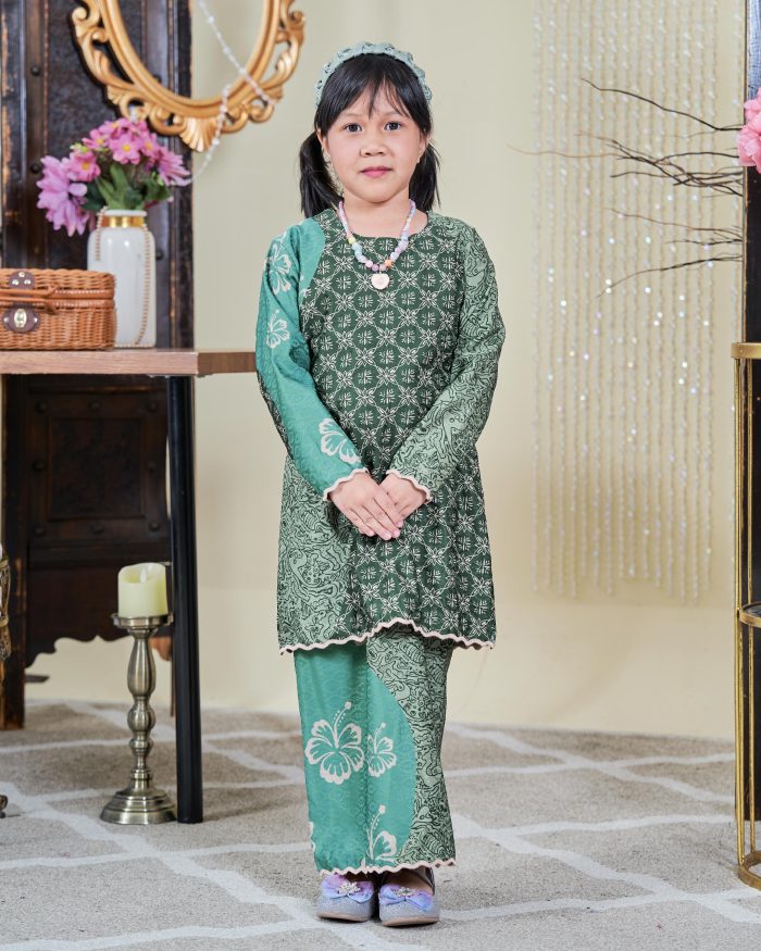 Baju Kurung Moden Batik Sultanah Kids 9.0 - Wardah Green Jade - Image 3