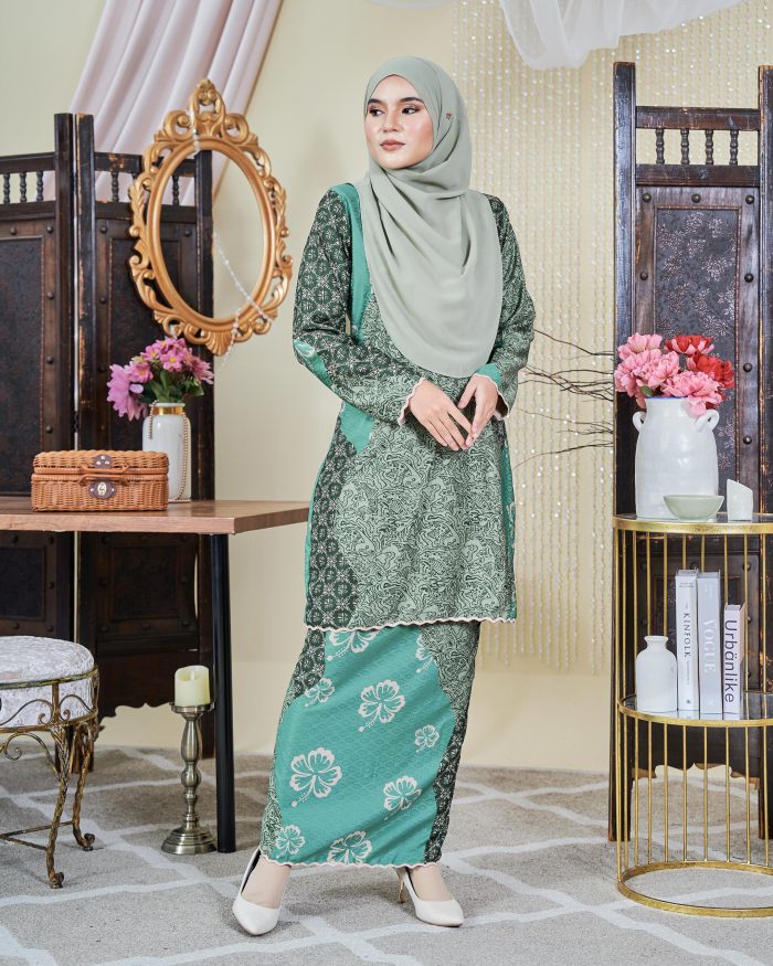 Baju Kurung Moden Batik Sultanah 9.0 - Wardah Green Jade - Image 2