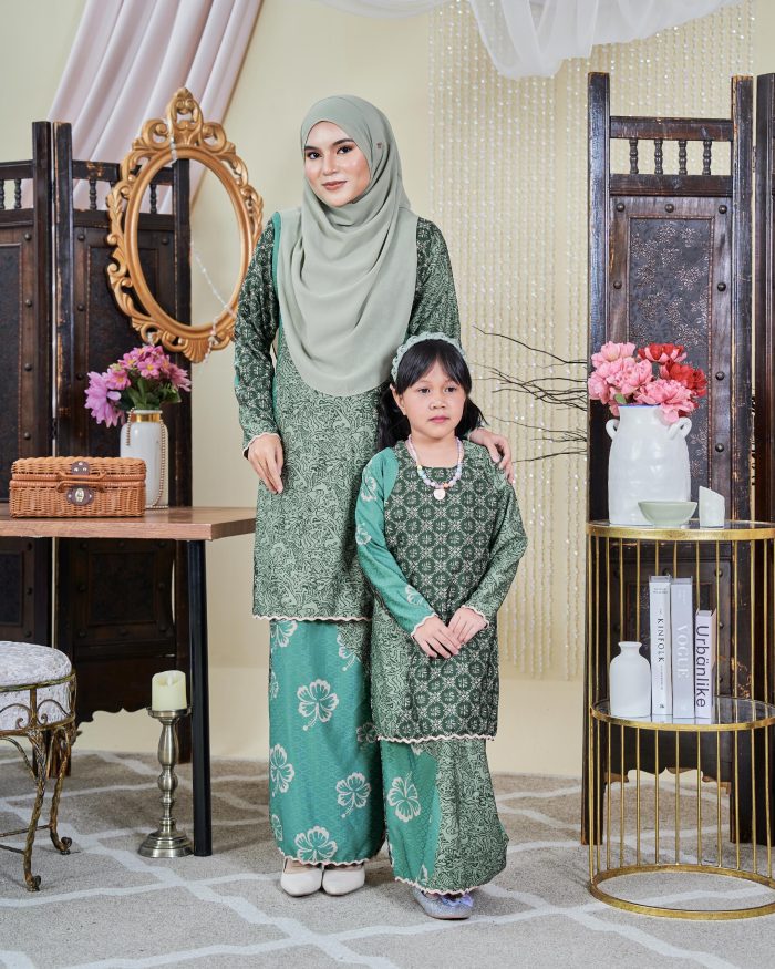 Baju Kurung Moden Batik Sultanah Kids 9.0 - Wardah Green Jade - Image 4