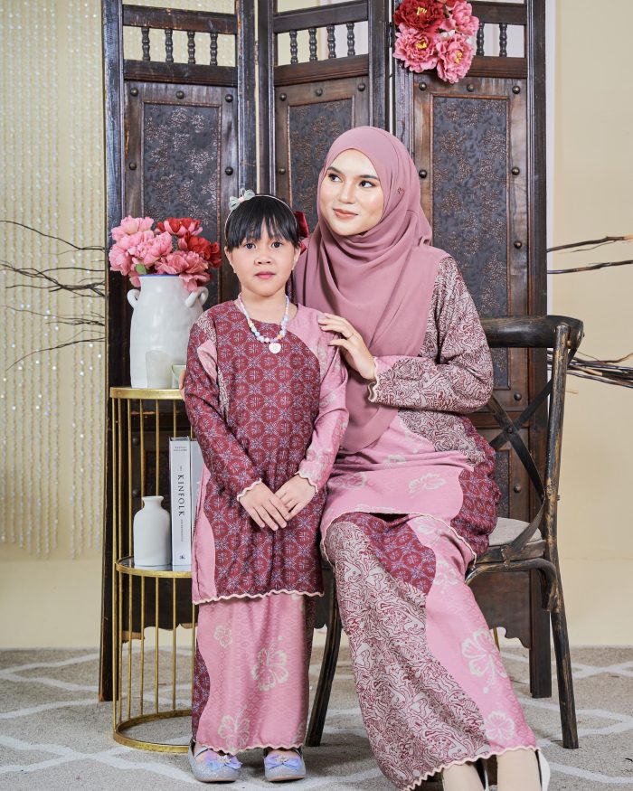 Baju Kurung Moden Batik Sultanah Kids 9.0 - Wardah Maroon Pink - Image 4