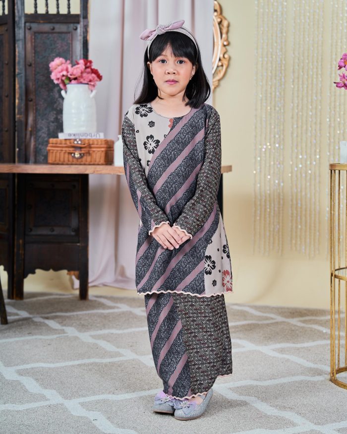 Baju Kurung Moden Batik Sultanah Kids 9.0 - Wardina Black