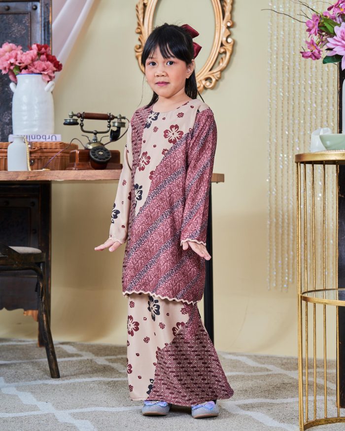 Baju Kurung Moden Batik Sultanah Kids 9.0 – Wardina Carmine Red - Image 3