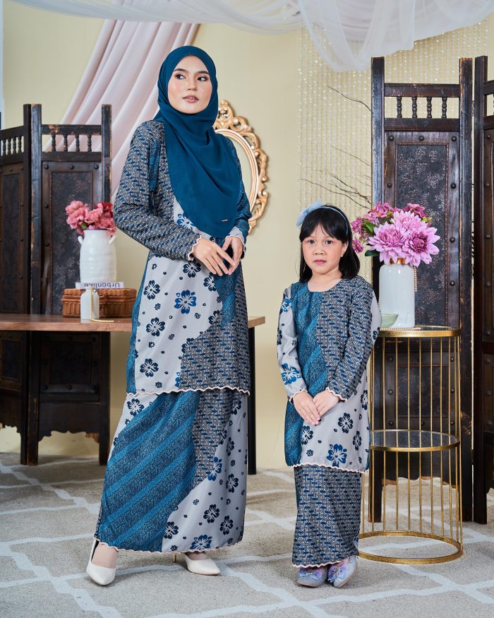 Baju Kurung Moden Batik Sultanah Kids 9.0 - Wardina Teal Blue - Image 5