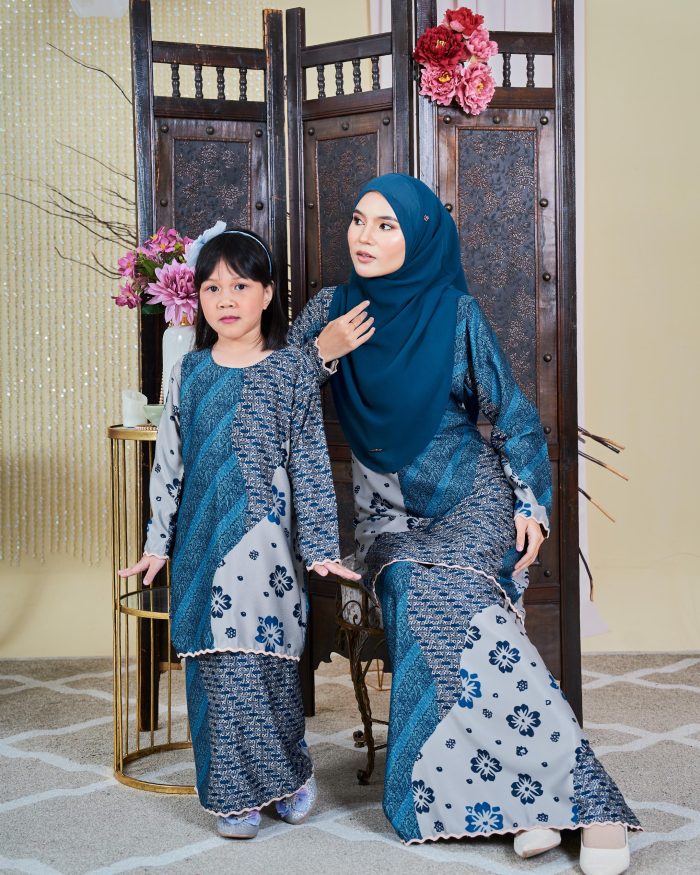 Baju Kurung Moden Batik Sultanah 9.0 - Wardina Teal Blue - Image 5