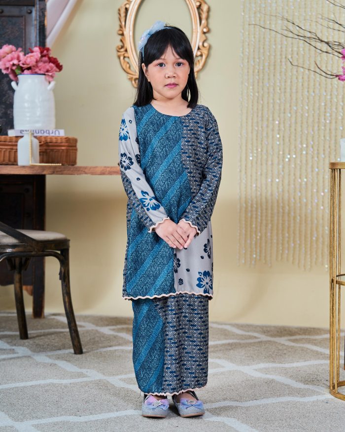 Baju Kurung Moden Batik Sultanah Kids 9.0 - Wardina Teal Blue - Image 3