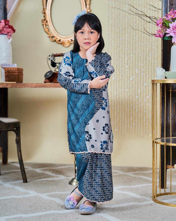 Baju Kurung Moden Batik Sultanah Kids 9.0 - Wardina Teal Blue - Image 2