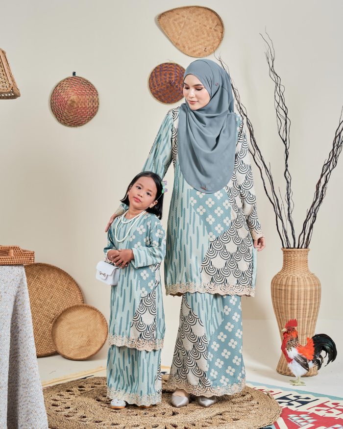 Baju Kurung Moden Batik Sulam Sultanah Kids 10.0 – Anggun Aqua Lake - Image 4