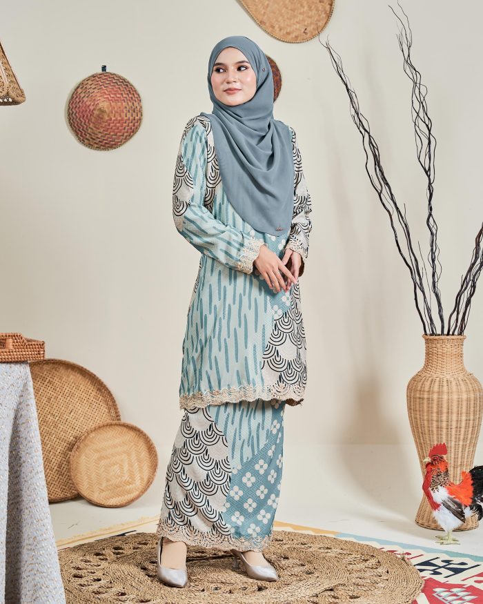 Baju Kurung Moden Batik Sulam Sultanah 10.0 – Anggun Aqua Lake