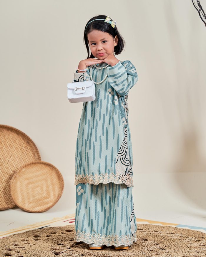 Baju Kurung Moden Batik Sulam Sultanah Kids 10.0 – Anggun Aqua Lake - Image 2