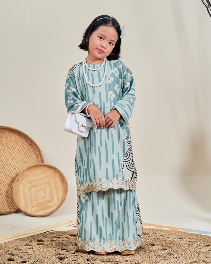 Baju Kurung Moden Batik Sulam Sultanah Kids 10.0 – Anggun Aqua Lake - Image 3