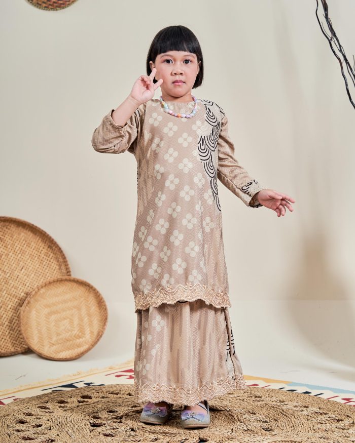 Baju Kurung Moden Batik Sulam Sultanah Kids 10.0 – Anggun Khaki Brown - Image 2