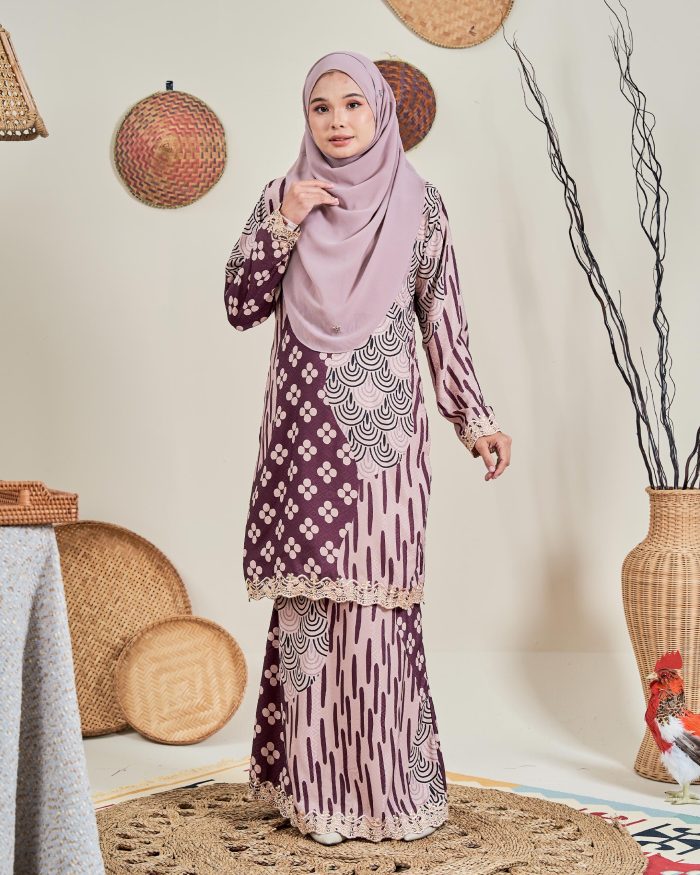 Baju Kurung Moden Batik Sulam Sultanah 10.0 – Anggun Plum Purple