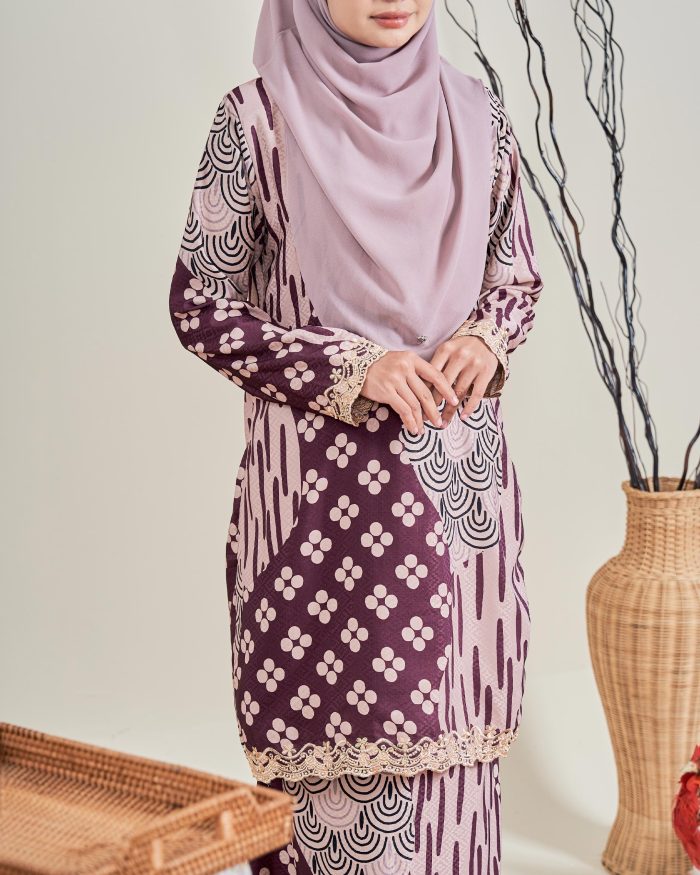 Baju Kurung Moden Batik Sulam Sultanah 10.0 – Anggun Plum Purple - Image 3