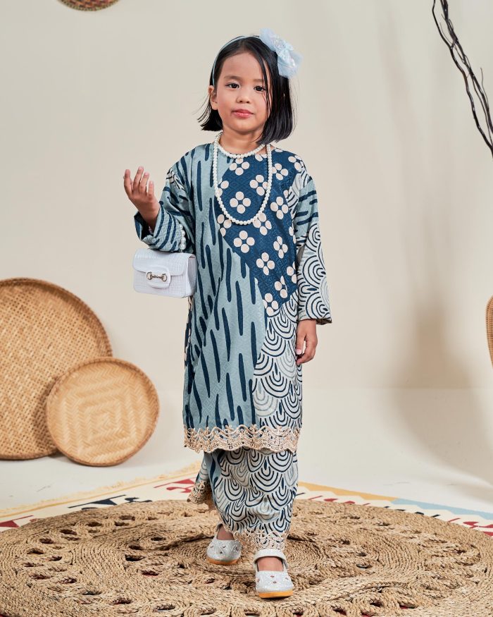 Baju Kurung Moden Batik Sulam Sultanah Kids 10.0 – Anggun Saphire Blue