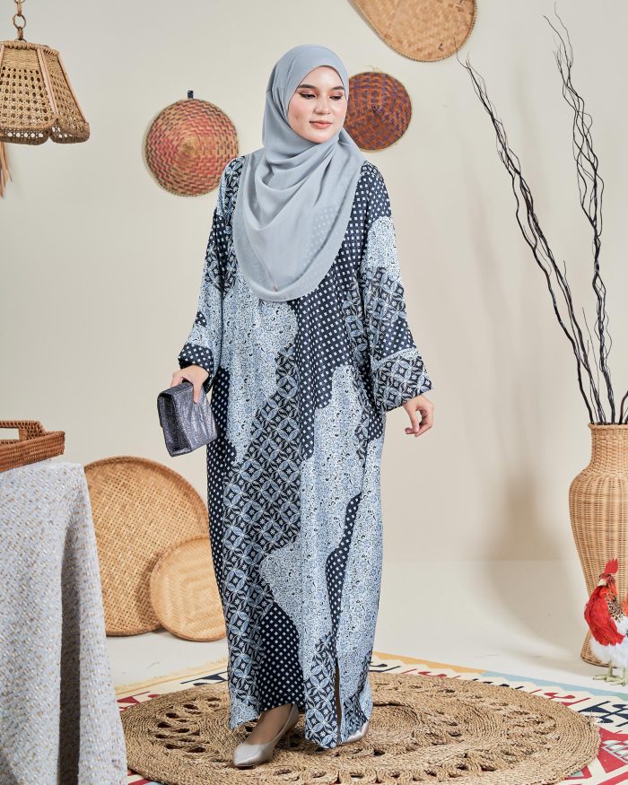 Kaftan Batik Sultanah – Jasmine Black Grey - Image 3