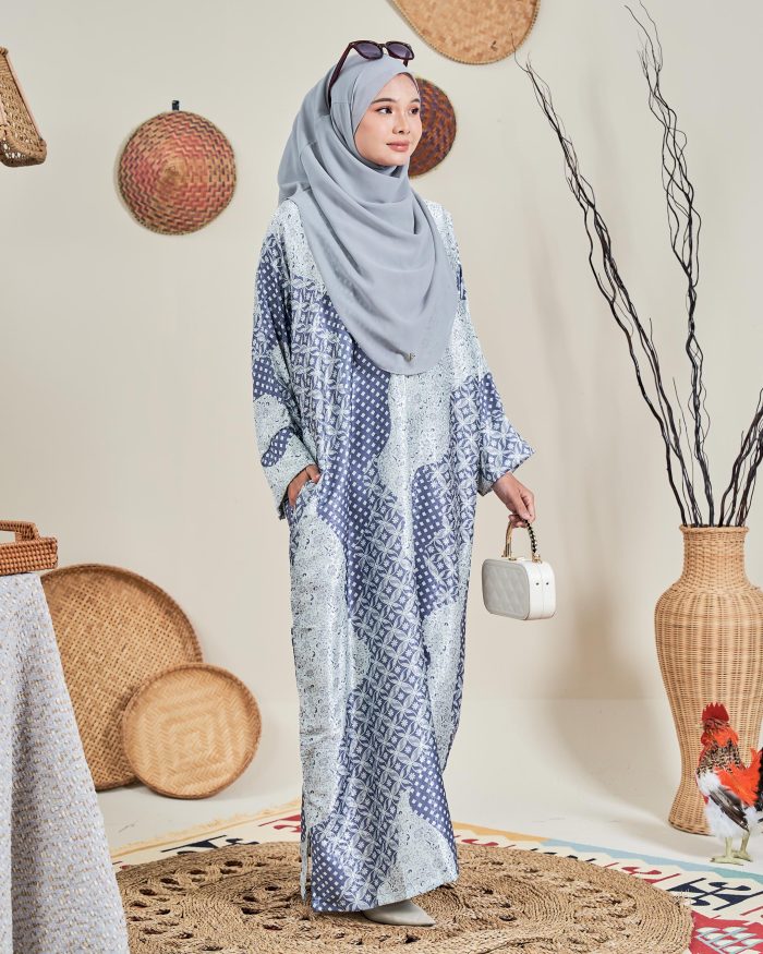 Kaftan Batik Sultanah – Jasmine Greyish Mint - Image 3