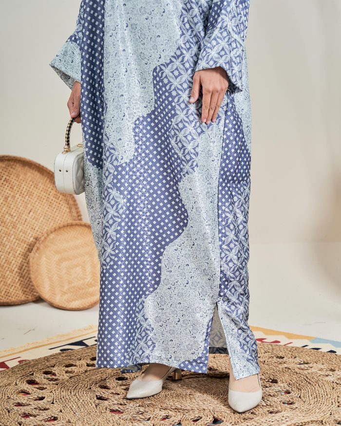 Kaftan Batik Sultanah – Jasmine Greyish Mint - Image 4