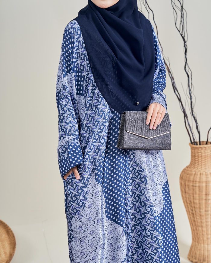 Kaftan Batik Sultanah – Jasmine Navy Blue - Image 4