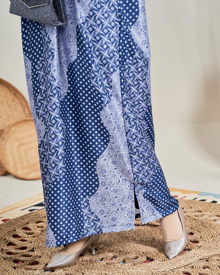 Kaftan Batik Sultanah – Jasmine Navy Blue - Image 5