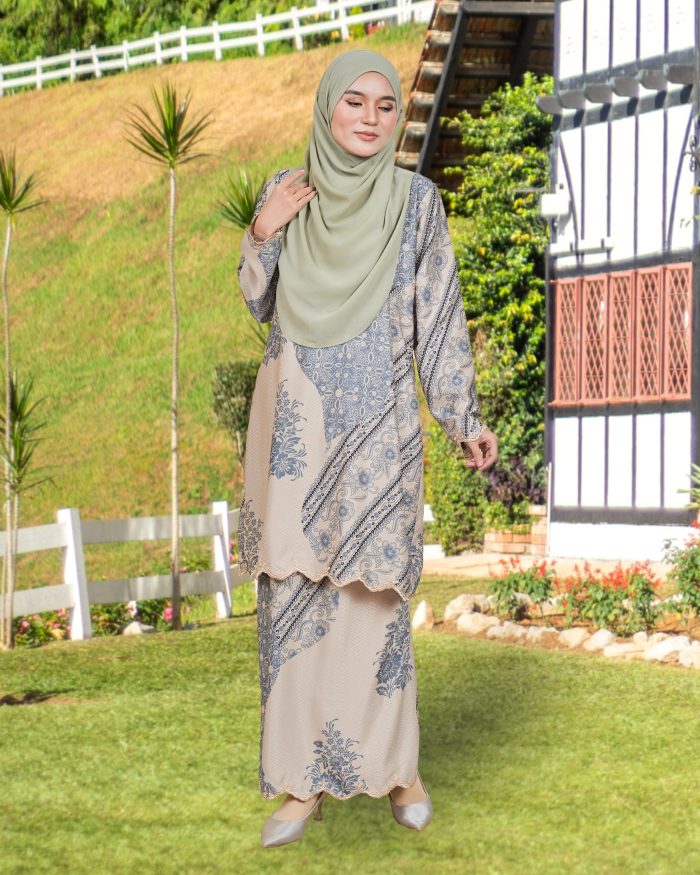 Baju Kurung Moden Batik Sulam Sultanah 10.0 - Jasnita Ivory Yale - Image 2