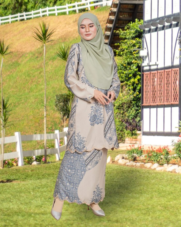 Baju Kurung Moden Batik Sulam Sultanah 10.0 - Jasnita Ivory Yale - Image 3