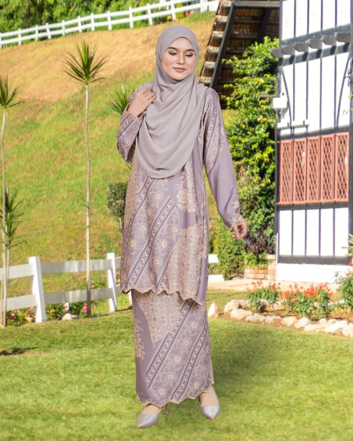 Baju Kurung Moden Batik Sulam Sultanah 10.0 - Jasnita Lilac Nude - Image 2