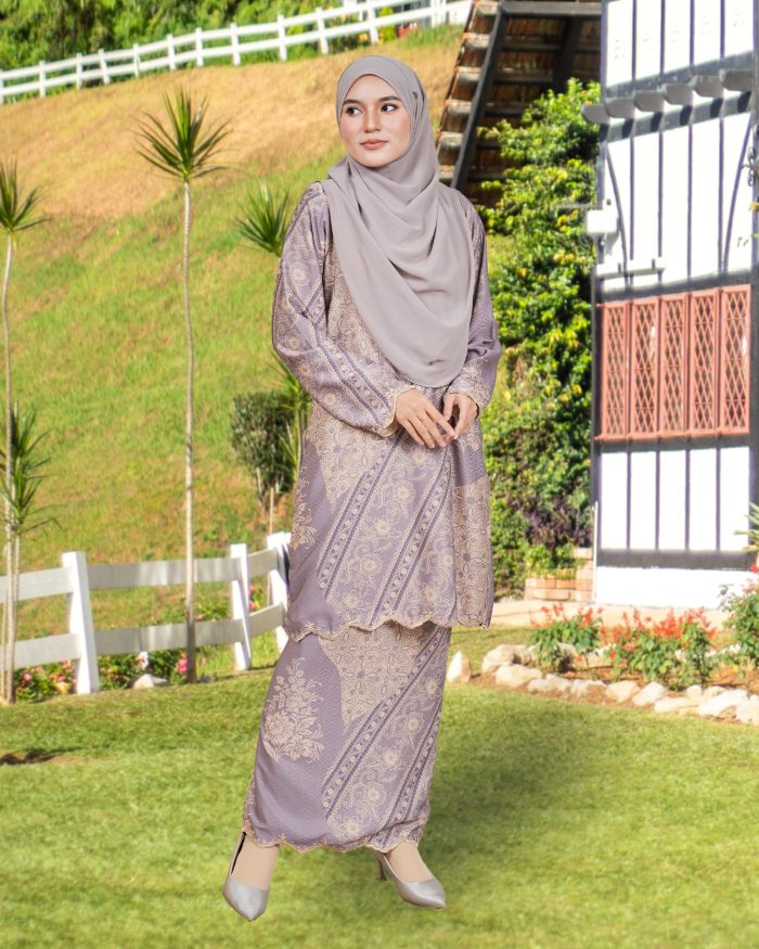 Baju Kurung Moden Batik Sulam Sultanah 10.0 - Jasnita Lilac Nude - Image 3