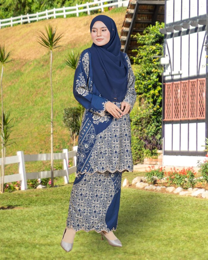 Baju Kurung Moden Batik Sulam Sultanah 10.0 - Jasnita Navy Blue - Image 2