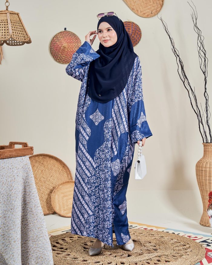 Kaftan Batik Sultanah – Kamelia Denim Blue